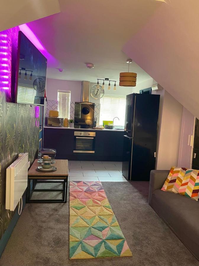Vibrant & Modern Studio Apartment In Μπέρμιγχαμ Εξωτερικό φωτογραφία